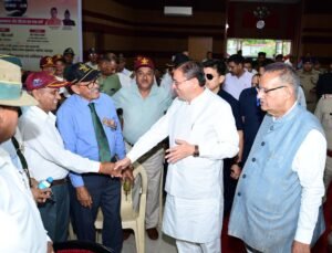 मुख्यमंत्री पुष्कर सिंह धामी ने दून सैनिक इंस्टीट्यूट, गढ़ी कैंट, देहरादून में ऑपरेशन सिंदूर-शौर्य, सम्मान और वीरता का एक वर्ष पूर्ण होने के अवसर पर आयोजित कार्यक्रम में प्रतिभाग किया।