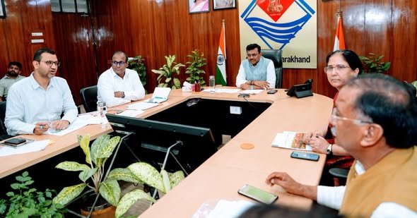 मुख्य सचिव  आनंद बर्द्धन ने आज सचिवालय में उच्च शिक्षा विभाग की समीक्षा एवं विश्वविद्यालयों के कुलपतियों के साथ विभिन्न मुद्दों पर चर्चा की